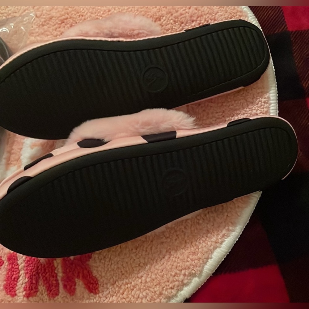 V.S. Slippers - Picture 2 of 2